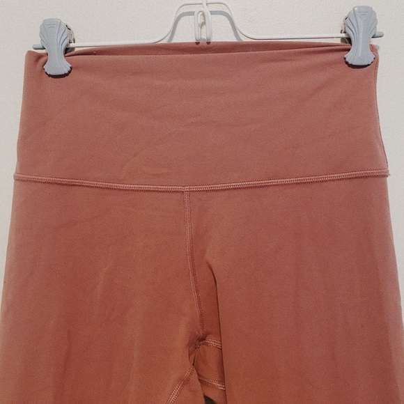 Lululemon - Picture 2 of 5